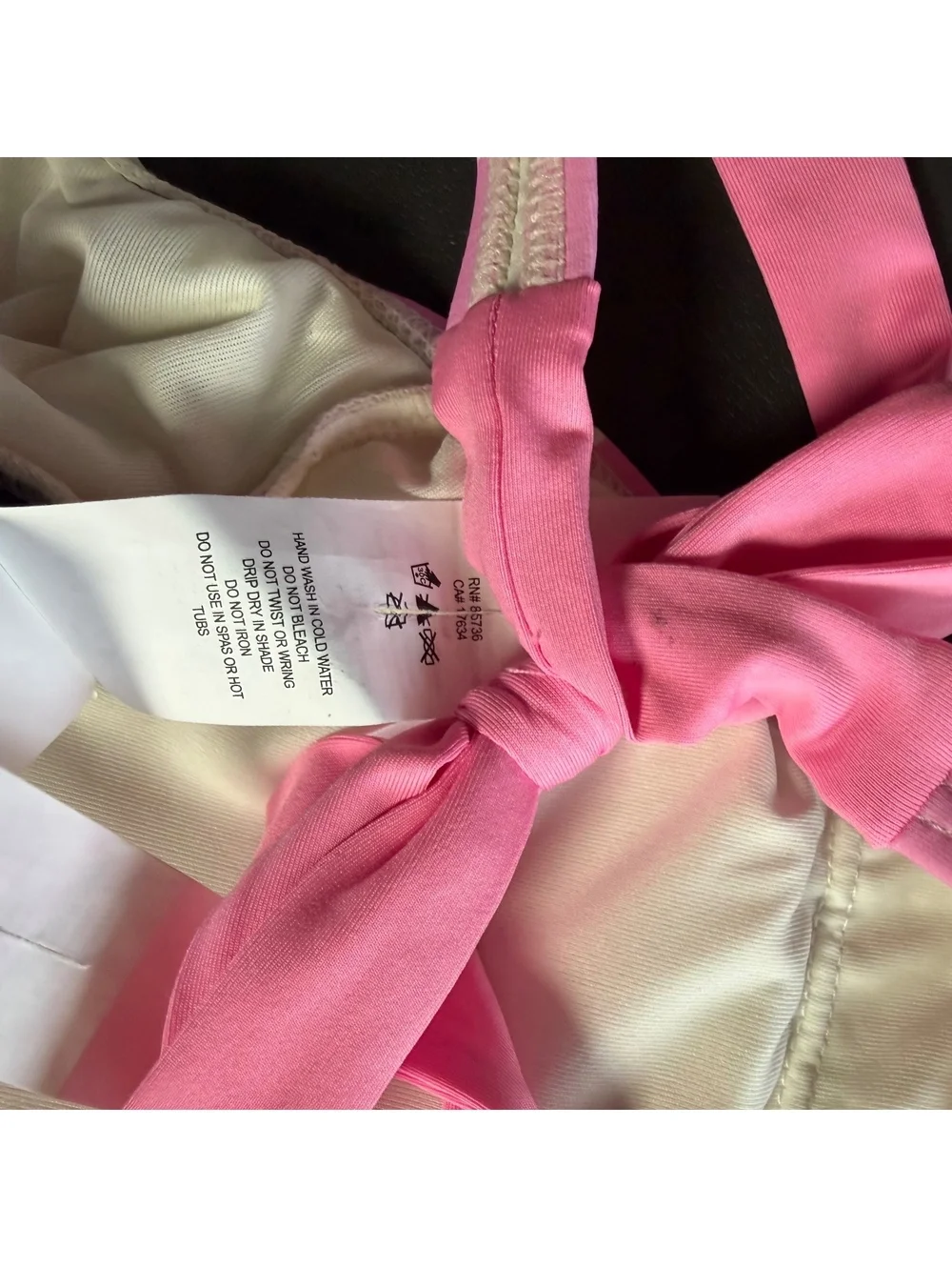 Kate Spade bow shoulder accent v front one piece swimsuit pink cream size S New